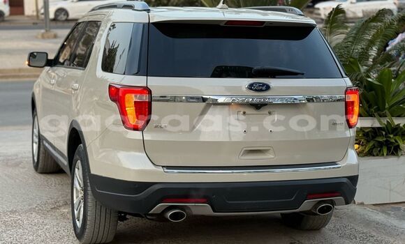 Acheter Import Voiture Ford Explorer Gris de fer à Dakar, Dakar Acheter Import Voiture Ford Explorer Gris de fer à Dakar, Dakar