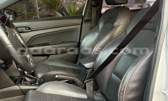 Acheter Import Voiture Hyundai Elantra Gris à Dakar, Dakar Acheter Import Voiture Hyundai Elantra Gris à Dakar, Dakar