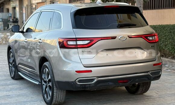 Buy Import Renault 9 Silver Car in Dakar in Dakar Buy Import Renault 9 Silver Car in Dakar in Dakar