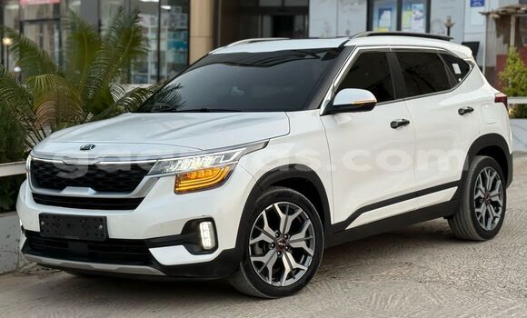 Buy Import Kia Retona White Car in Dakar in Dakar Buy Import Kia Retona White Car in Dakar in Dakar