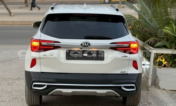 Buy Import Kia Retona White Car in Dakar in Dakar Buy Import Kia Retona White Car in Dakar in Dakar