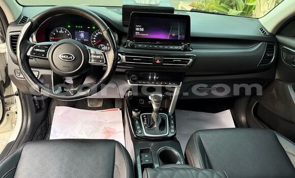 Buy Import Kia Retona White Car in Dakar in Dakar Buy Import Kia Retona White Car in Dakar in Dakar