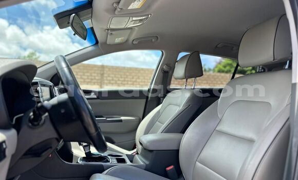 Buy Import Kia Sportage Silver Car in Dakar in Dakar Buy Import Kia Sportage Silver Car in Dakar in Dakar