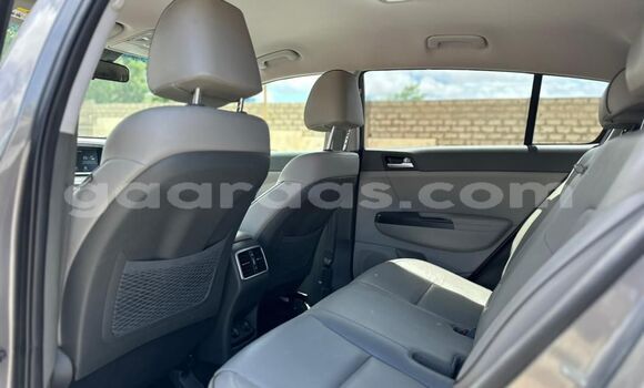 Buy Import Kia Sportage Silver Car in Dakar in Dakar Buy Import Kia Sportage Silver Car in Dakar in Dakar