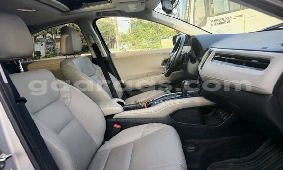 Buy Import Honda HR–V Silver Car in Dakar in Dakar Buy Import Honda HR–V Silver Car in Dakar in Dakar