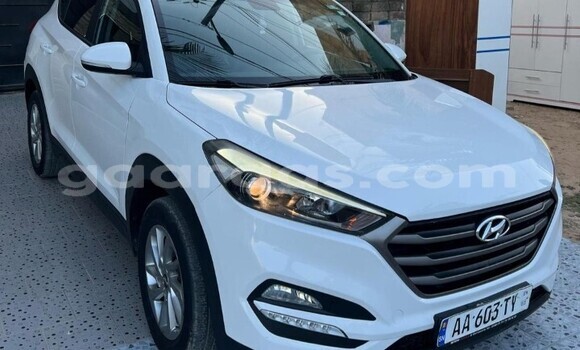 Buy Used Hyundai Tucson White Car in Dakar in Dakar Buy Used Hyundai Tucson White Car in Dakar in Dakar
