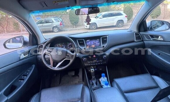 Buy Used Hyundai Tucson White Car in Dakar in Dakar Buy Used Hyundai Tucson White Car in Dakar in Dakar