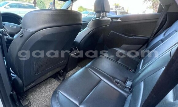 Buy Used Hyundai Tucson White Car in Dakar in Dakar Buy Used Hyundai Tucson White Car in Dakar in Dakar