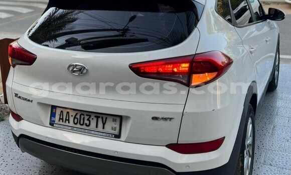 Buy Used Hyundai Tucson White Car in Dakar in Dakar Buy Used Hyundai Tucson White Car in Dakar in Dakar