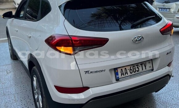 Buy Used Hyundai Tucson White Car in Dakar in Dakar Buy Used Hyundai Tucson White Car in Dakar in Dakar