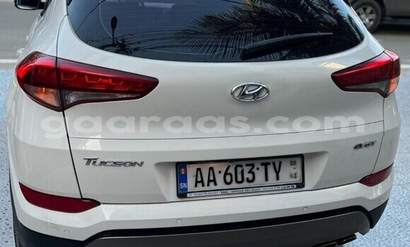 Buy Used Hyundai Tucson White Car in Dakar in Dakar Buy Used Hyundai Tucson White Car in Dakar in Dakar
