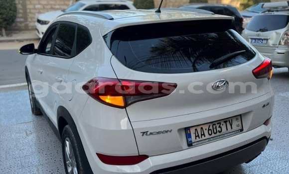 Buy Used Hyundai Tucson White Car in Dakar in Dakar Buy Used Hyundai Tucson White Car in Dakar in Dakar