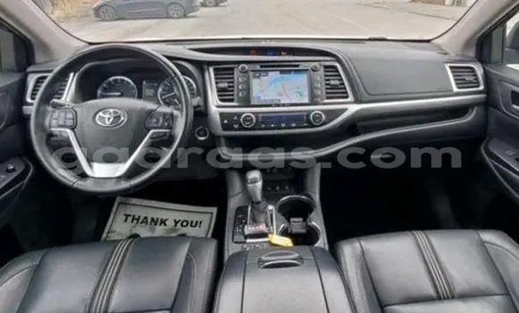 Dieundeu Occasion Toyota Highlander White Auto in Dakar in Dakar Dieundeu Occasion Toyota Highlander White Auto in Dakar in Dakar
