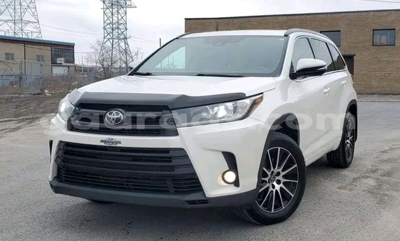 Dieundeu Occasion Toyota Highlander White Auto in Dakar in Dakar Dieundeu Occasion Toyota Highlander White Auto in Dakar in Dakar