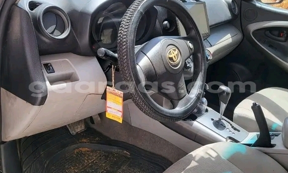 Dieundeu Occasion Toyota RAV4 White Auto in Dakar in Dakar Dieundeu Occasion Toyota RAV4 White Auto in Dakar in Dakar