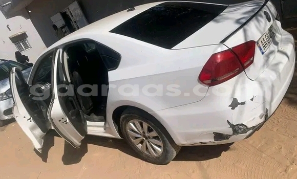 Dieundeu Occasion Volkswagen Passat White Auto in Dakar in Dakar