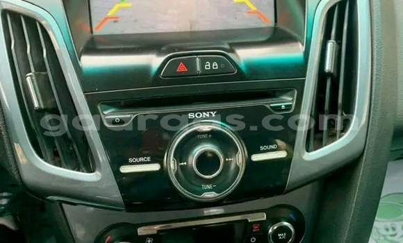 Buy Used Ford Focus White Car in Dakar in Dakar