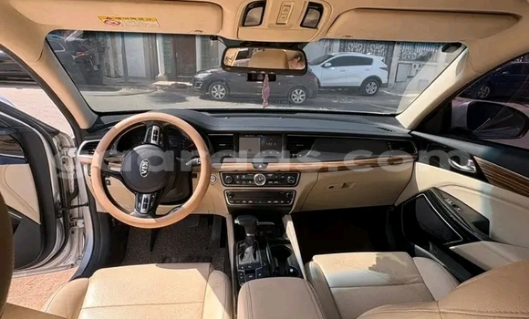 Buy Used Kia K7 White Car in Dakar in Dakar