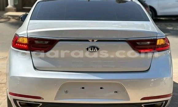 Dieundeu Occasion Kia K7 White Auto in Dakar in Dakar Dieundeu Occasion Kia K7 White Auto in Dakar in Dakar