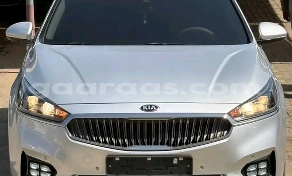 Dieundeu Occasion Kia K7 White Auto in Dakar in Dakar Dieundeu Occasion Kia K7 White Auto in Dakar in Dakar