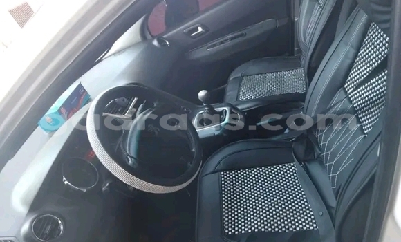 Acheter Occasion Voiture Peugeot 5008 Blanc à Dakar, Dakar