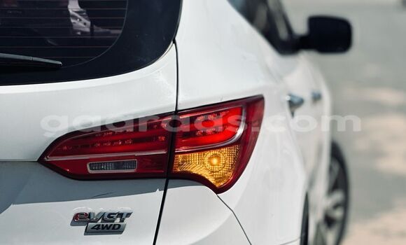 Acheter Import Voiture Hyundai Santa Fe Blanc à Dakar, Dakar Acheter Import Voiture Hyundai Santa Fe Blanc à Dakar, Dakar