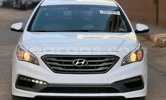 Acheter Occasion Voiture Hyundai Sonata Blanc à Dakar, Dakar Acheter Occasion Voiture Hyundai Sonata Blanc à Dakar, Dakar