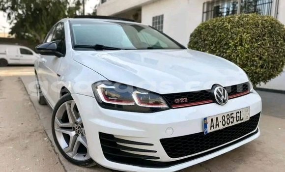 Dieundeu Occasion Volkswagen Golf White Auto in Dakar in Dakar