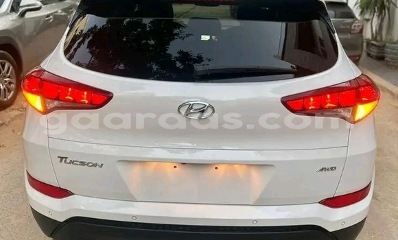 Acheter Occasion Voiture Hyundai Tucson Blanc à Dakar, Dakar Acheter Occasion Voiture Hyundai Tucson Blanc à Dakar, Dakar