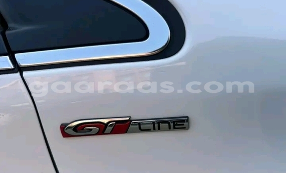 Acheter Occasion Voiture Peugeot 208 Blanc à Dakar, Dakar Acheter Occasion Voiture Peugeot 208 Blanc à Dakar, Dakar