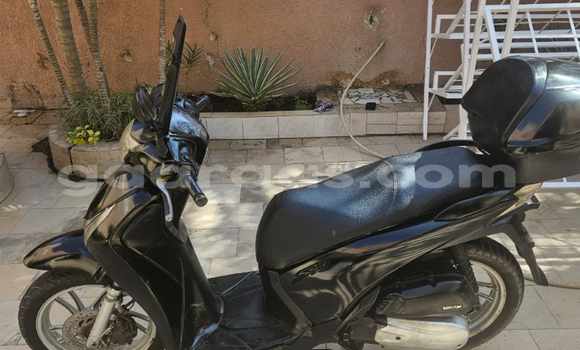Acheter Occasion Moto Honda Scooters Noir à Dakar, Dakar Acheter Occasion Moto Honda Scooters Noir à Dakar, Dakar