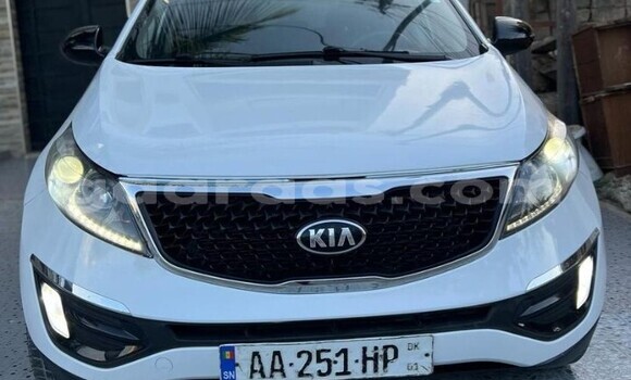 Dieundeu Occasion Kia Sportage Blanc Auto in Dakar in Dakar Dieundeu Occasion Kia Sportage Blanc Auto in Dakar in Dakar