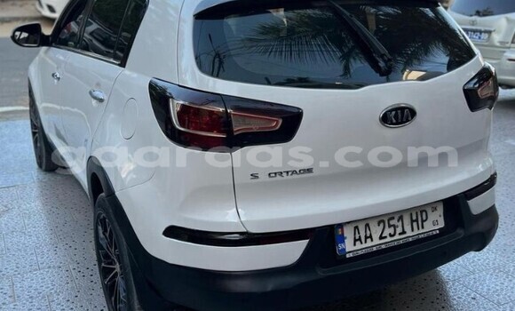 Dieundeu Occasion Kia Sportage Blanc Auto in Dakar in Dakar Dieundeu Occasion Kia Sportage Blanc Auto in Dakar in Dakar