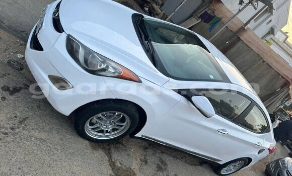 Acheter Occasion Voiture Hyundai Avante Blanc à Dakar, Dakar Acheter Occasion Voiture Hyundai Avante Blanc à Dakar, Dakar