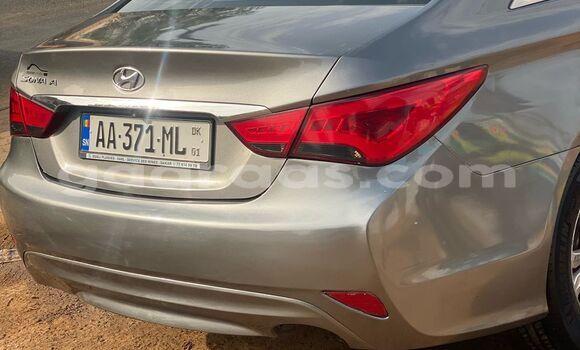 Dieundeu Occasion Hyundai Sonata Gris de fer Auto in Dakar in Dakar Dieundeu Occasion Hyundai Sonata Gris de fer Auto in Dakar in Dakar