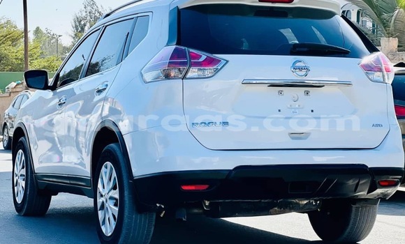 Acheter Occasion Voiture Nissan Rogue Blanc à Dakar, Dakar Acheter Occasion Voiture Nissan Rogue Blanc à Dakar, Dakar