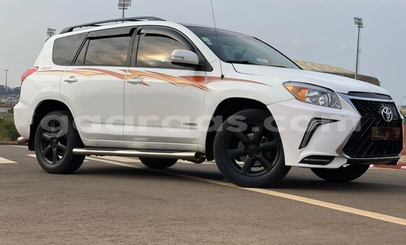 Dieundeu Occasion Toyota Rav 4 White Auto in Dakar in Dakar Dieundeu Occasion Toyota Rav 4 White Auto in Dakar in Dakar