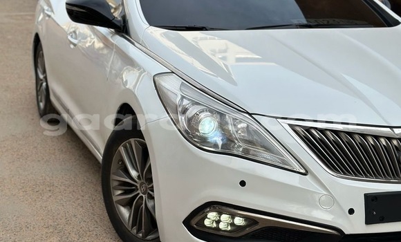 Buy Used Hyundai Grandeur Blanc Car in Dakar in Dakar Buy Used Hyundai Grandeur Blanc Car in Dakar in Dakar