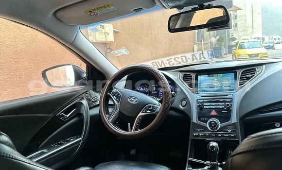 Buy Used Hyundai Grandeur Blanc Car in Dakar in Dakar Buy Used Hyundai Grandeur Blanc Car in Dakar in Dakar