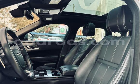 Acheter Import Voiture Land Rover Range Rover Velar Noir à Dakar, Dakar Acheter Import Voiture Land Rover Range Rover Velar Noir à Dakar, Dakar