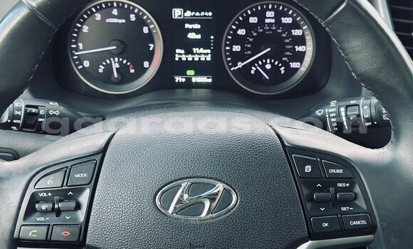 Acheter Import Voiture Hyundai Tucson Rouge à Dakar, Dakar Acheter Import Voiture Hyundai Tucson Rouge à Dakar, Dakar