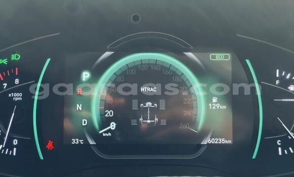 Buy Import Hyundai Santa Fe White Car in Dakar in Dakar Buy Import Hyundai Santa Fe White Car in Dakar in Dakar