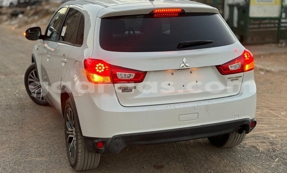 Acheter Occasion Voiture Mitsubishi Outlander Blanc à Dakar, Dakar Acheter Occasion Voiture Mitsubishi Outlander Blanc à Dakar, Dakar