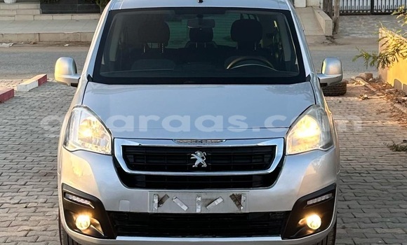 Dieundeu Occasion Peugeot Partner Silver Auto in Dakar in Dakar
