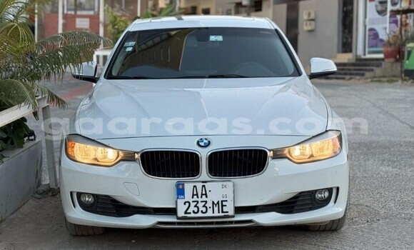 Dieundeu Occasion BMW 3–Series White Auto in Dakar in Dakar Dieundeu Occasion BMW 3–Series White Auto in Dakar in Dakar