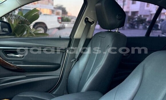 Dieundeu Occasion BMW 3–Series White Auto in Dakar in Dakar Dieundeu Occasion BMW 3–Series White Auto in Dakar in Dakar