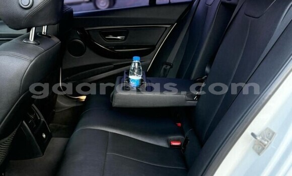 Dieundeu Occasion BMW 3–Series White Auto in Dakar in Dakar Dieundeu Occasion BMW 3–Series White Auto in Dakar in Dakar