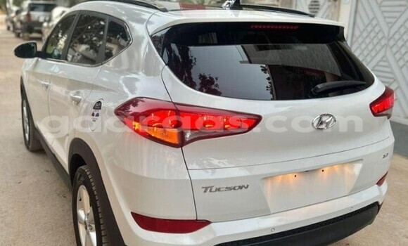 Acheter Occasion Voiture Hyundai Tucson Blanc à Dakar, Dakar Acheter Occasion Voiture Hyundai Tucson Blanc à Dakar, Dakar
