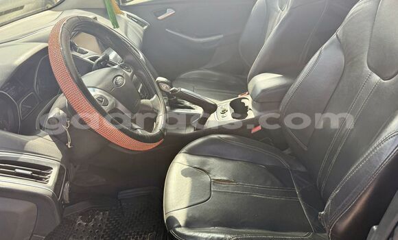 Acheter Occasion Voiture Ford Focus Noir à Dakar, Dakar Acheter Occasion Voiture Ford Focus Noir à Dakar, Dakar