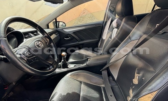 Buy Used Toyota Avensis Blanc Car in Dakar in Dakar Buy Used Toyota Avensis Blanc Car in Dakar in Dakar